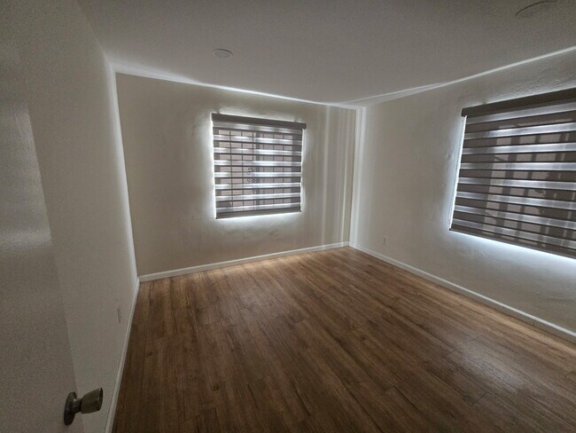 Foto del edificio - 245 4th Ave