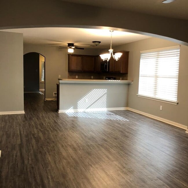 Building Photo - 7307 Kransburg Ranch Dr