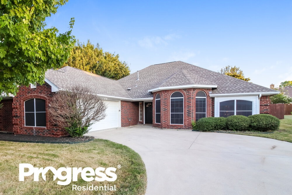 Primary Photo - 2505 Coffey Dr