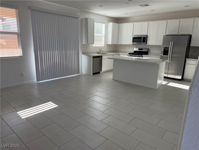 Building Photo - 10233 S Ullom Dr