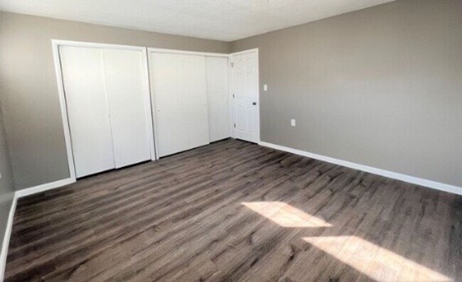 Foto del edificio - Schedule a Showing Today!!!