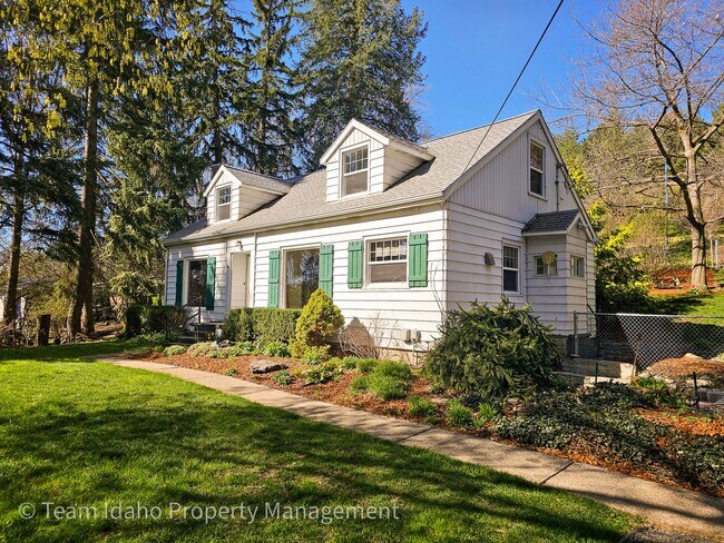 Foto del edificio - Pet friendly 3Bed/3Bath Single Family Home...