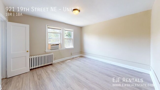 Foto del edificio - 921 19th St NE