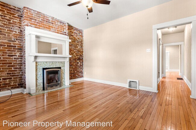 Building Photo - 1 br, 1 bath House - 2437 W. Dunkeld Pl.