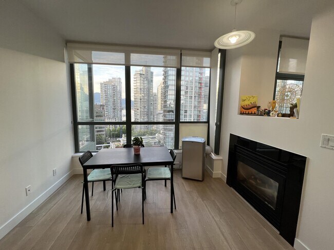 Photo du bâtiment - 1239 W Georgia St