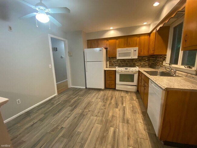 Building Photo - 3 br, 2 bath House - 143 Maryknoll Rd