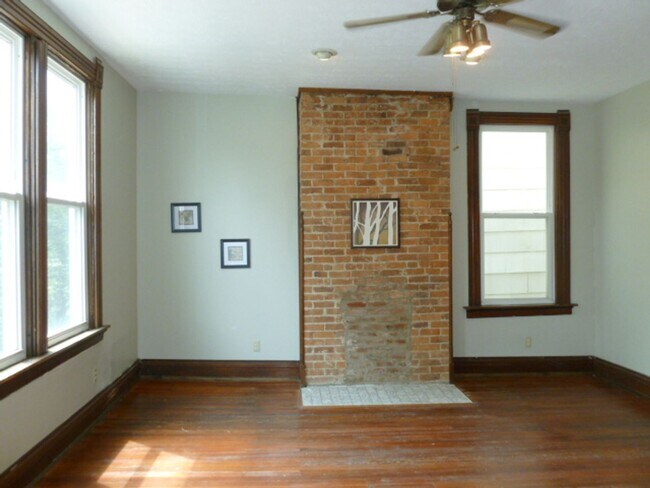 Building Photo - 2667 Bellevue Avenue