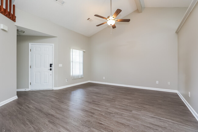 Building Photo - 2028 Candlewood Dr