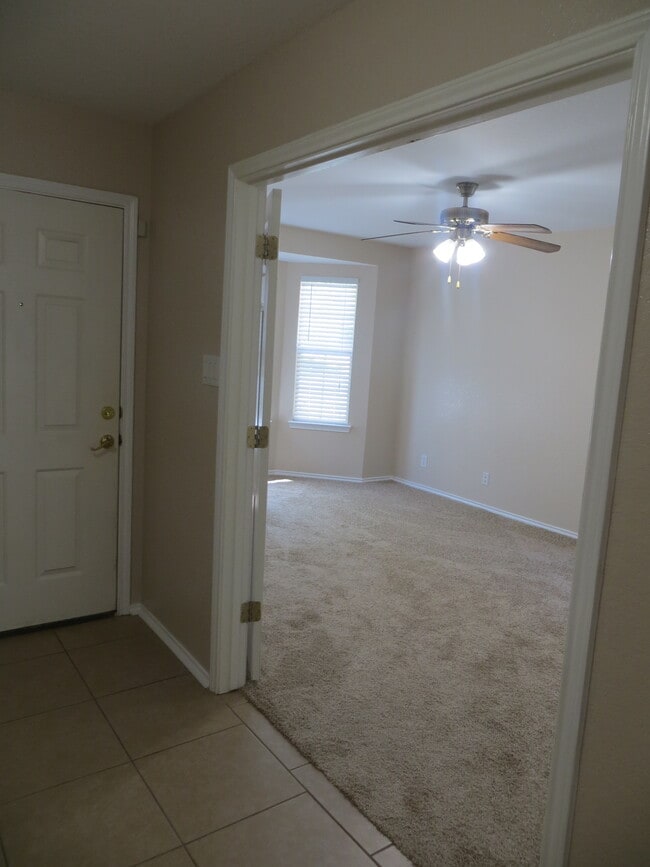 Foto del edificio - 6611 Clovis Ct