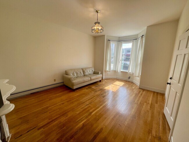 Foto del edificio - BROOKLINE 2BED NO FEE ON BEACON ST