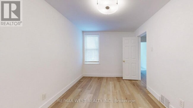 Building Photo - 109 Connolly St