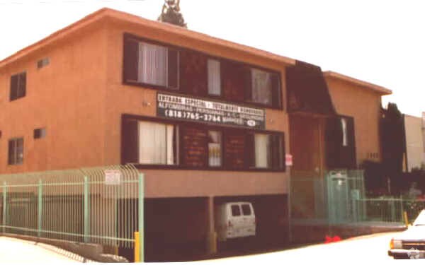 Foto del edificio - 7026 Fulton Ave
