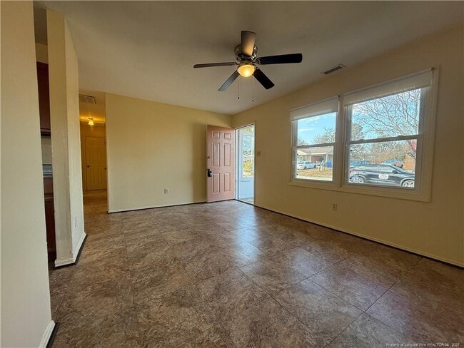 Building Photo - 923 Fiske Dr