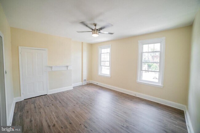 Foto del edificio - 2427 E Allegheny Ave