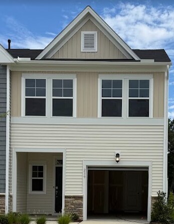 Foto principal - 239 Paramount Dr