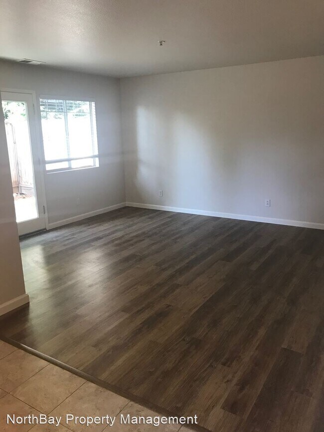 Building Photo - 2484 Avignon Cir