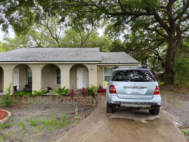 Foto principal - 1705 Ridgewood Ln