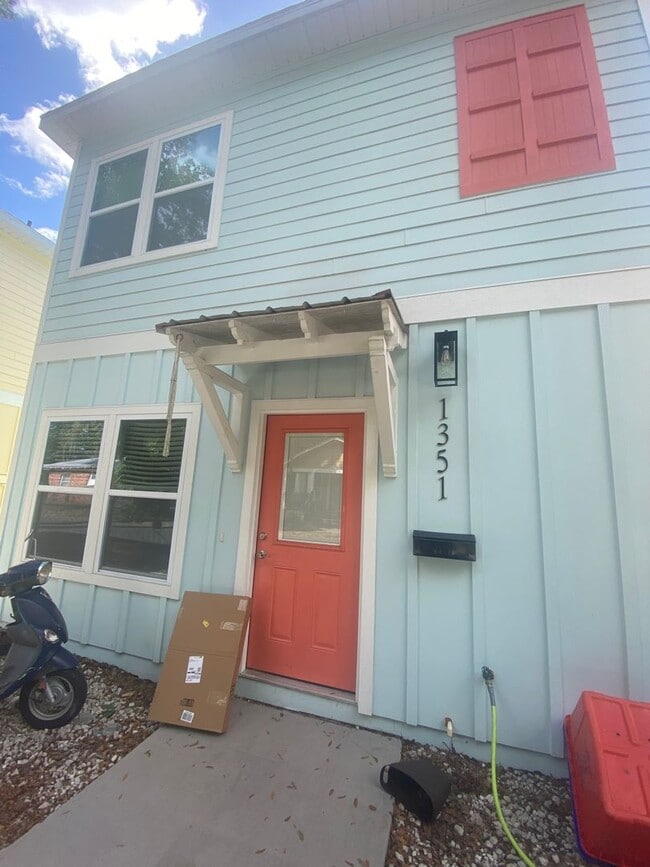 Building Photo - 1351 NW 6th Ave