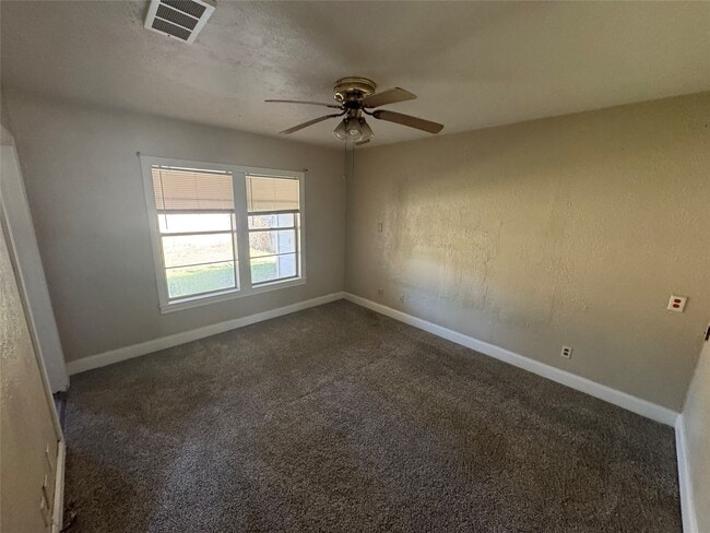 Building Photo - 115 Carter St