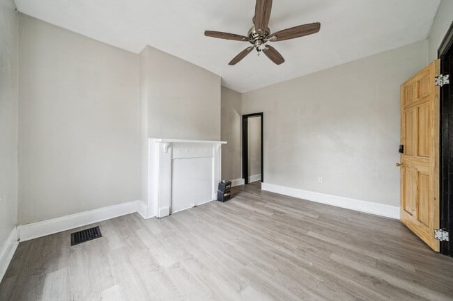 Building Photo - Spacious 4 bedroom renovation home