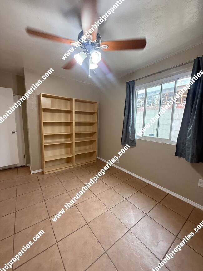 Foto del edificio - Beautifully remodeled Uptown location