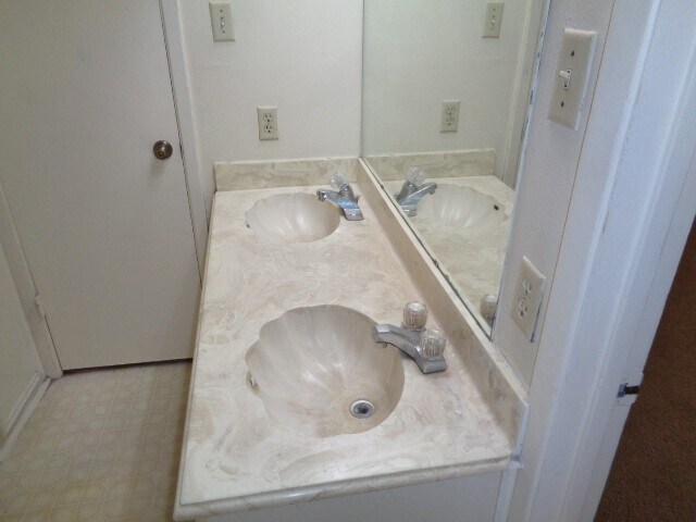 Foto del edificio - 15426 Swan Creek Dr