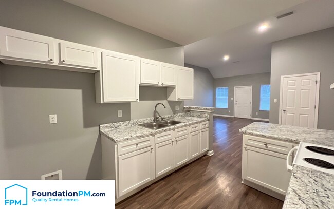 Building Photo - 3835 Bowen Ave