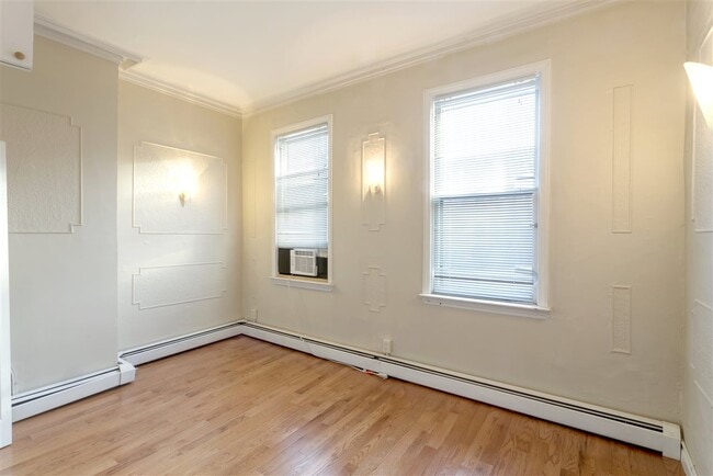 Building Photo - 288 4th St