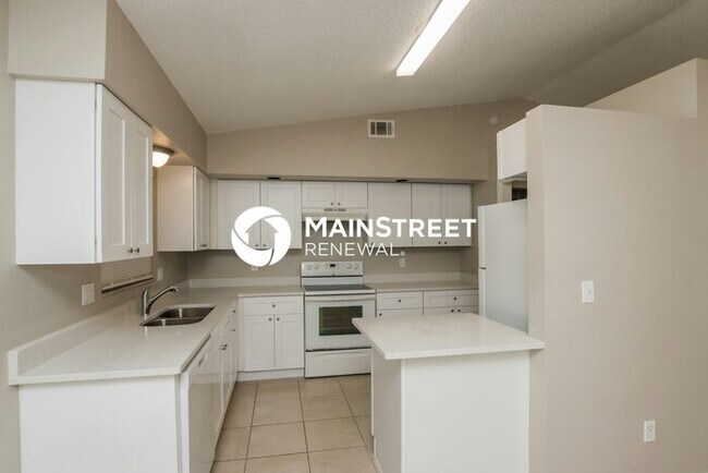 Foto del edificio - 3 Bedroom Pet-Friendly Home in PALM BAY, FL with Main Street Renewal