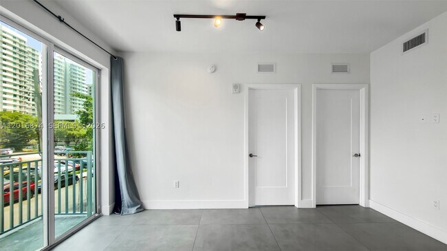 Foto del edificio - 1536 NW 15th Ave