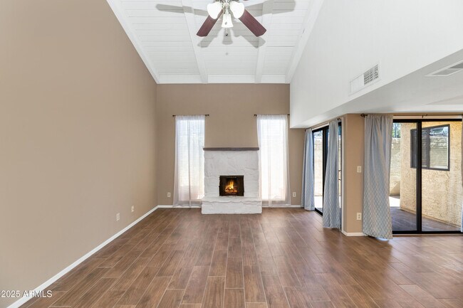 Foto del edificio - 5726 N 10th St