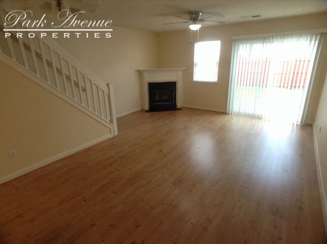 Foto del edificio - 12723 Mosby Ln