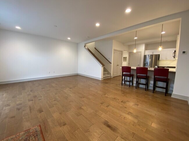 Foto del edificio - Beautiful Townhome for Rent