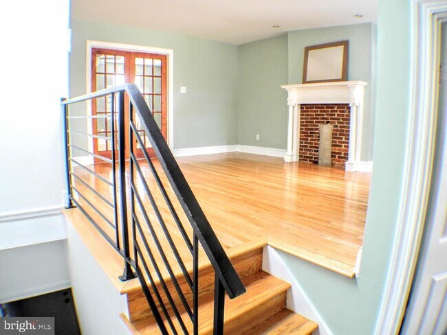 Building Photo - 739 N 17th St