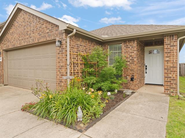 Building Photo - 1812 River Oak Ln