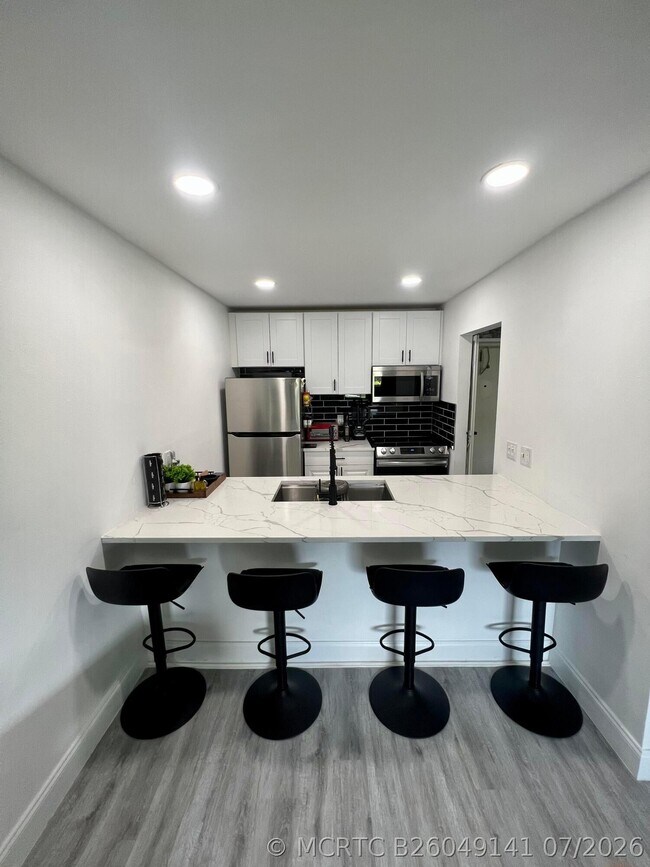 Foto del edificio - 825 NW 13th St
