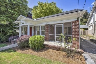 Building Photo - 876 Courtenay Dr NE