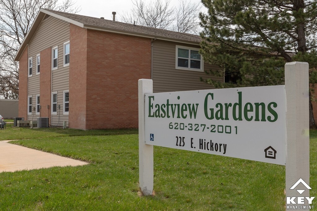 Primary Photo - Eastview Gardens