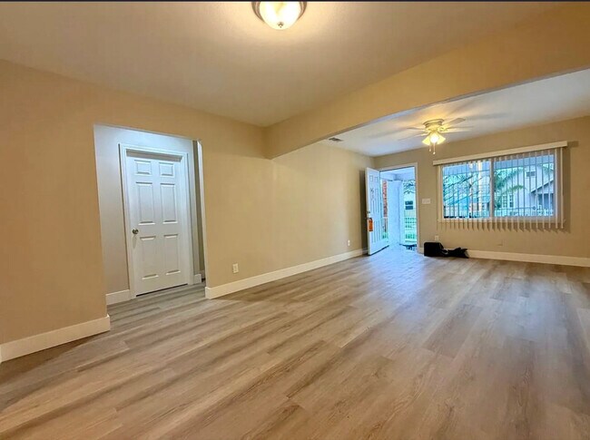 Foto del edificio - 1550 N Pershing Ave