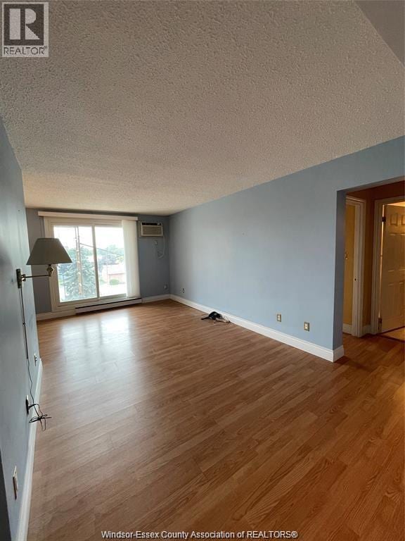 Photo du bâtiment - 120 Pickering Dr