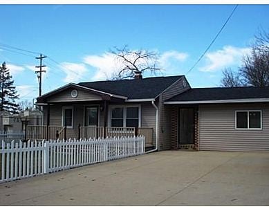 Building Photo - 2126 W Miller Rd