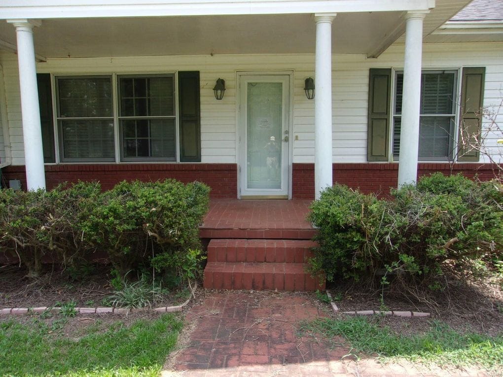 Primary Photo - 98 Edwards St