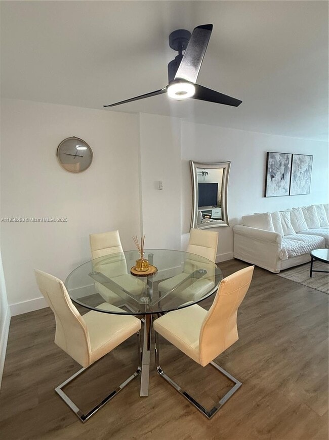 Foto del edificio - 400 Kings Point Dr