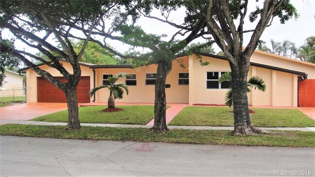Foto del edificio - 5006 SW 90th Way