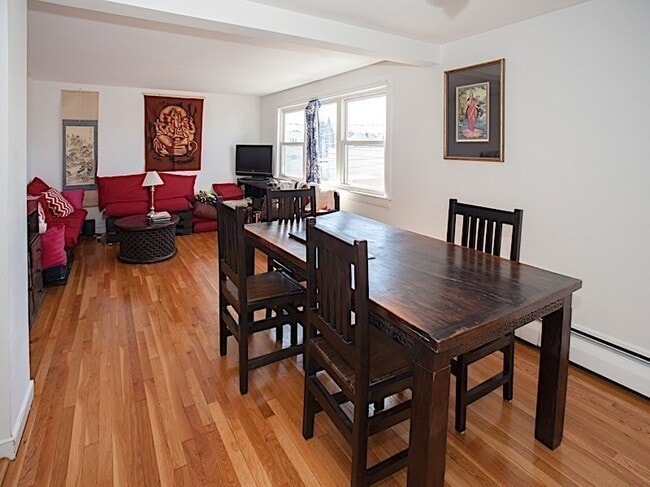 Building Photo - 22 Murdock St