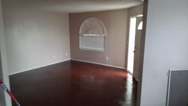 Foto del edificio - 1138 E 2nd St