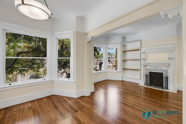 Foto del edificio - Intimate Luxury Space w/ Chef's Kitchen, 2 New Baths; Private Deck Overlooks Zen Courtyard