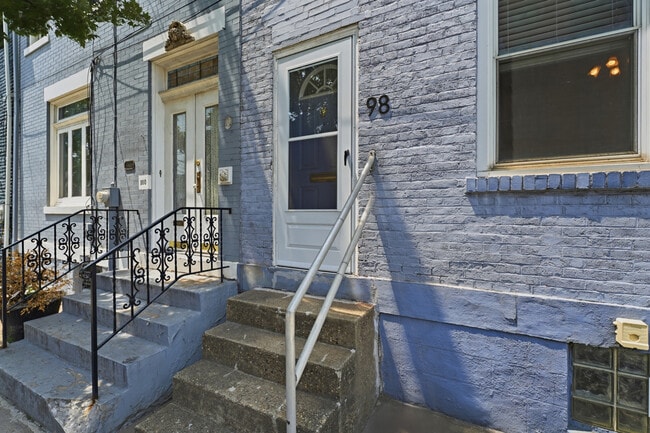 Building Photo - 98 S 18th St