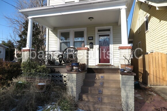 Building Photo - 713 Van Buren St NW
