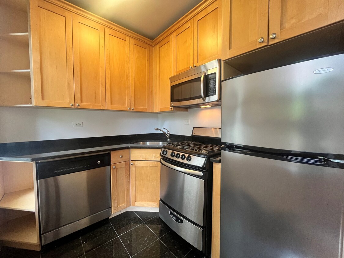 Building Photo - 281 Mott St